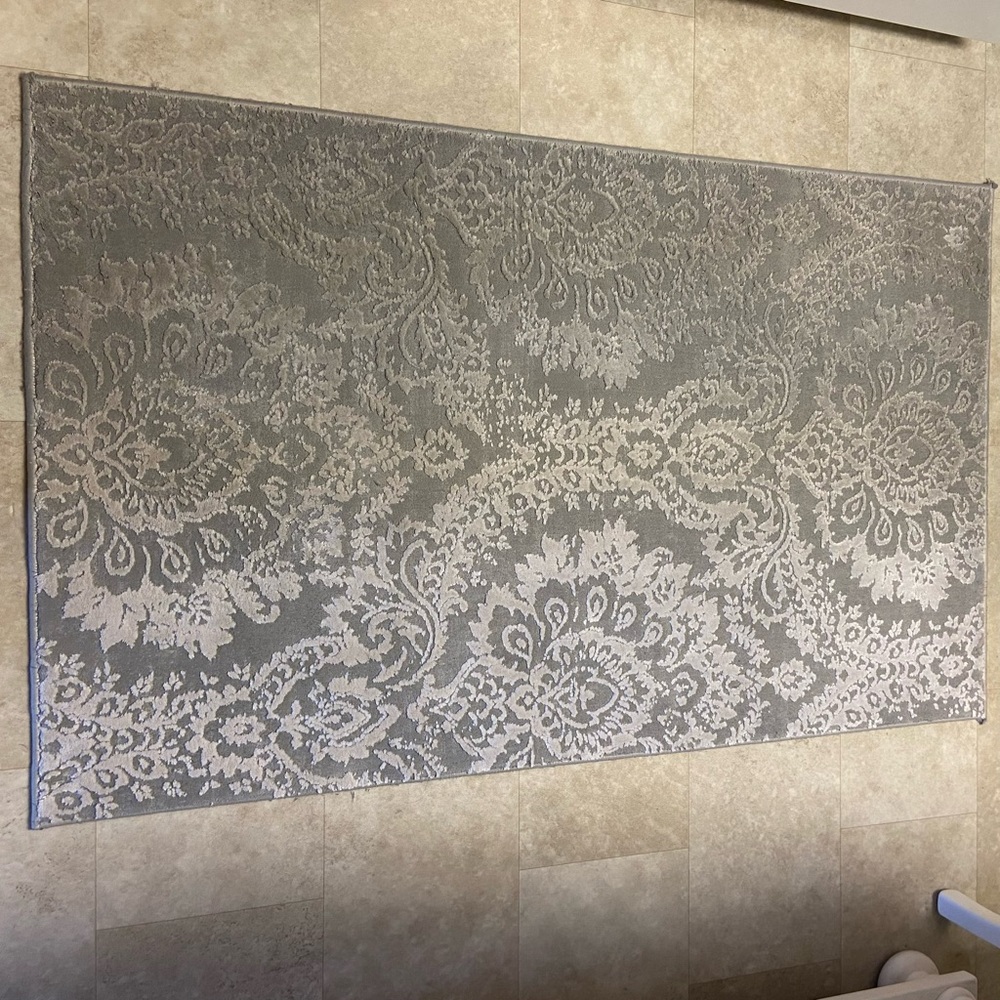 SAFAVIEH AREA RUG - Picture 3 of 6